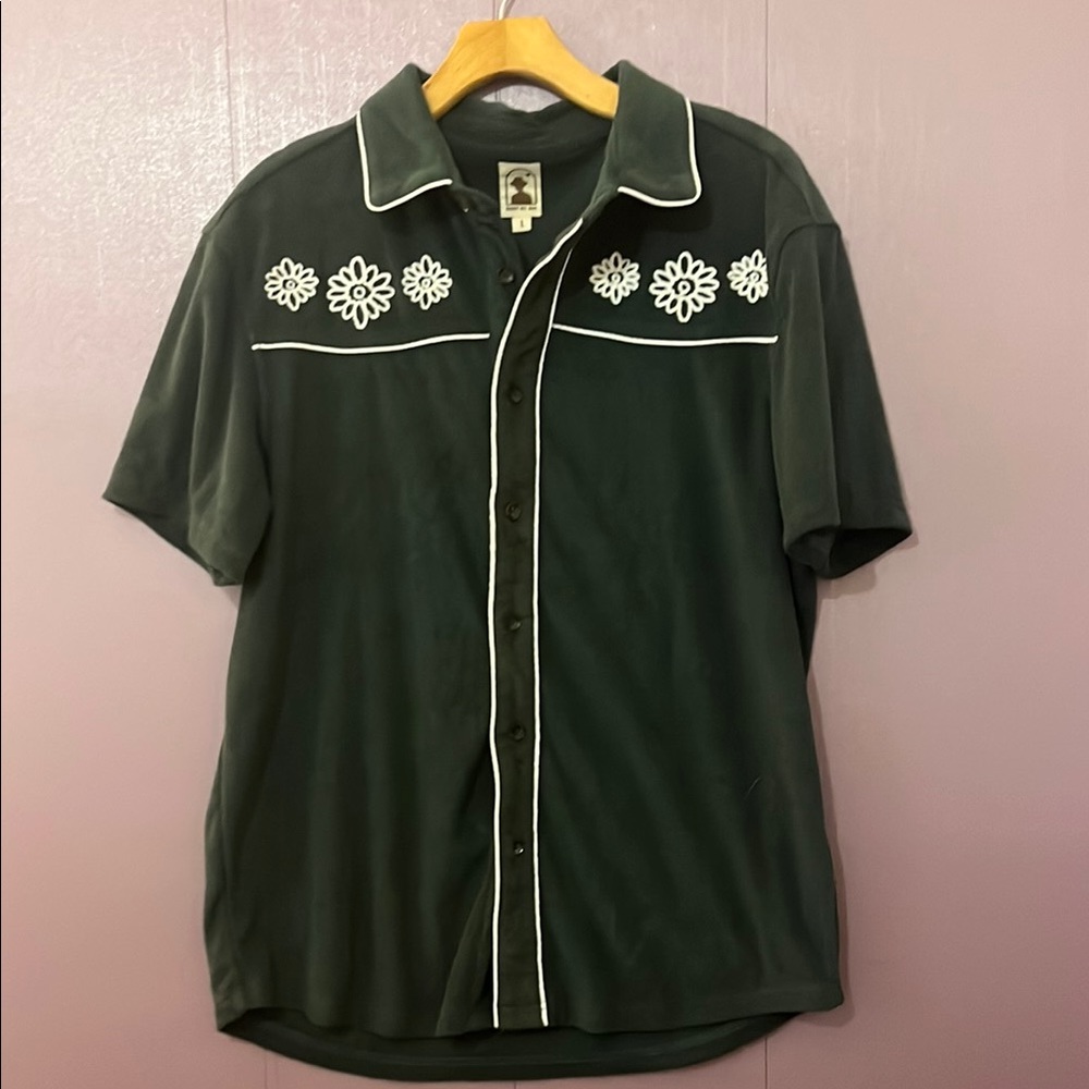 Green and White Casual Button Down Shirt with Geometric Patterns